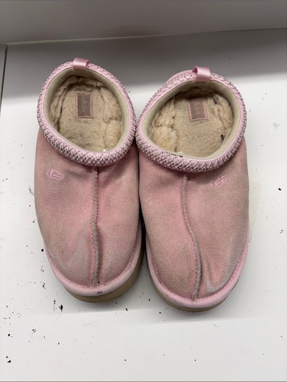 Used UGG Women’s Tazz Dazzle Slippers in Suede Slippers Size 6